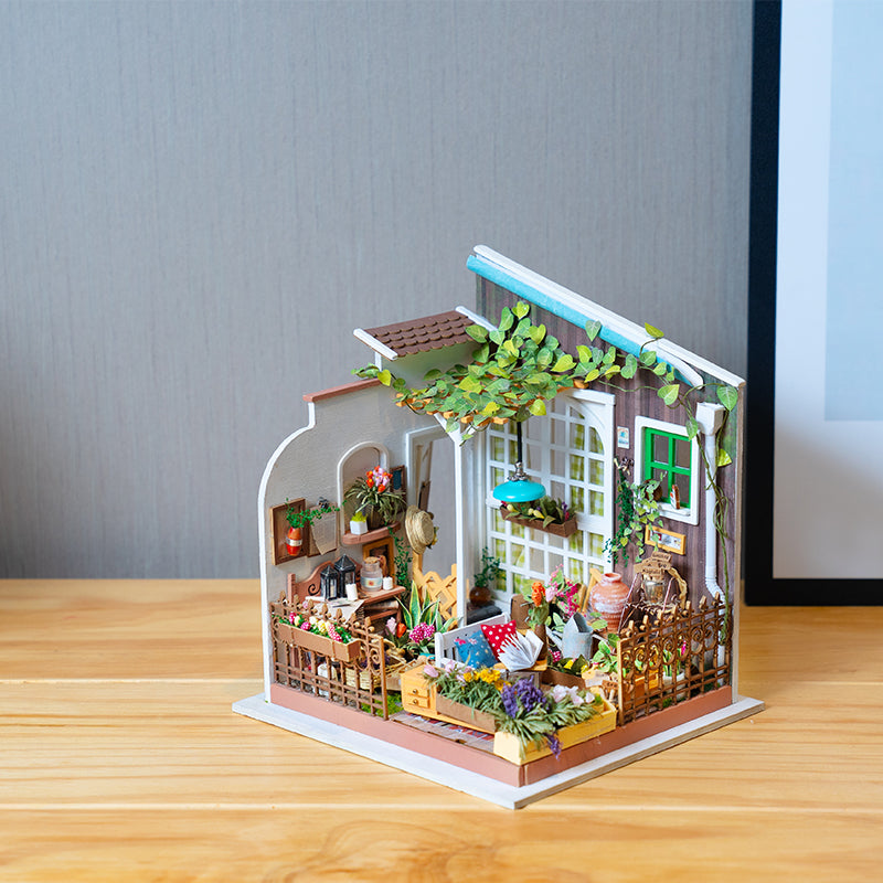 Rolife Miller’s Flower House DIY Miniature house