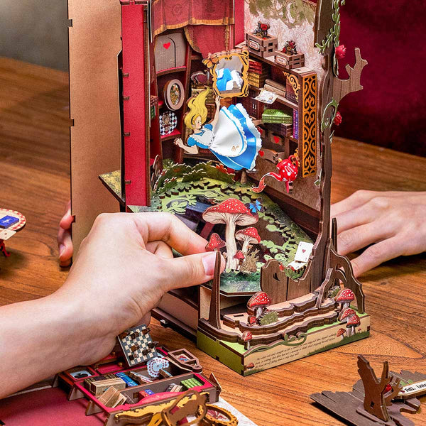 Rolife Fall into Wonder DIY Book Nook